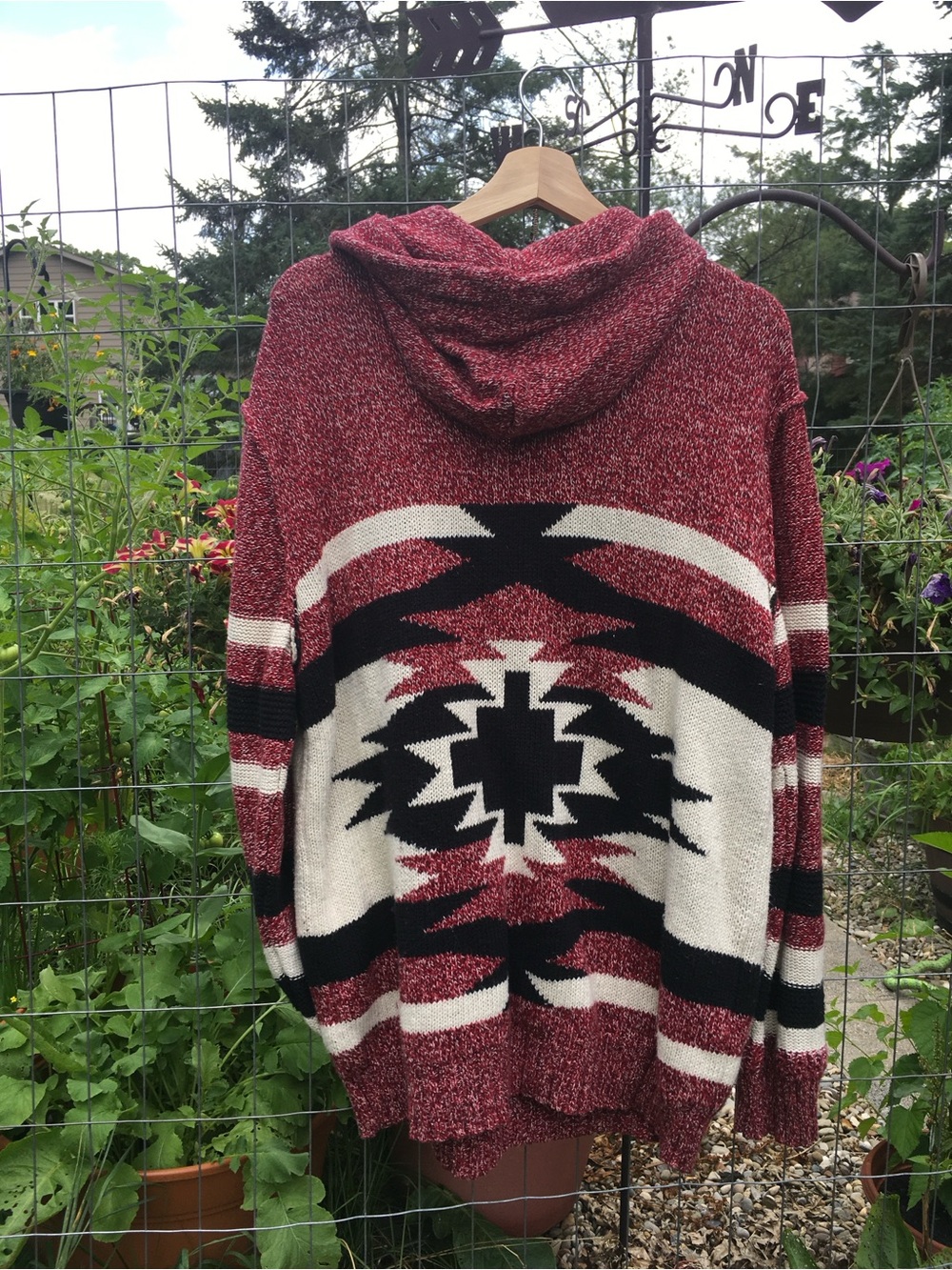 American Eagle Outfitters Maroon Black and Cream Patterned Zip-Up Hooded Sweater - Picture 4 of 4